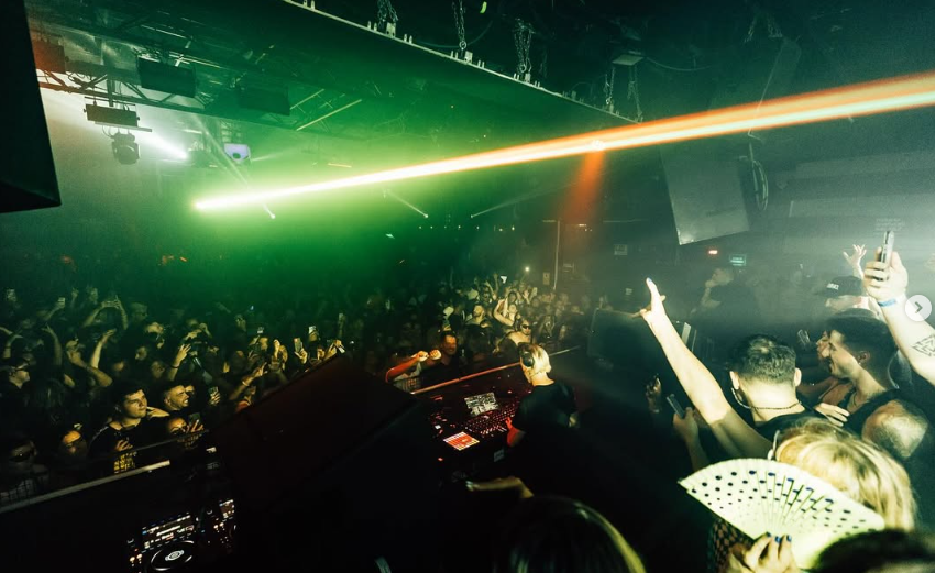 Laser
